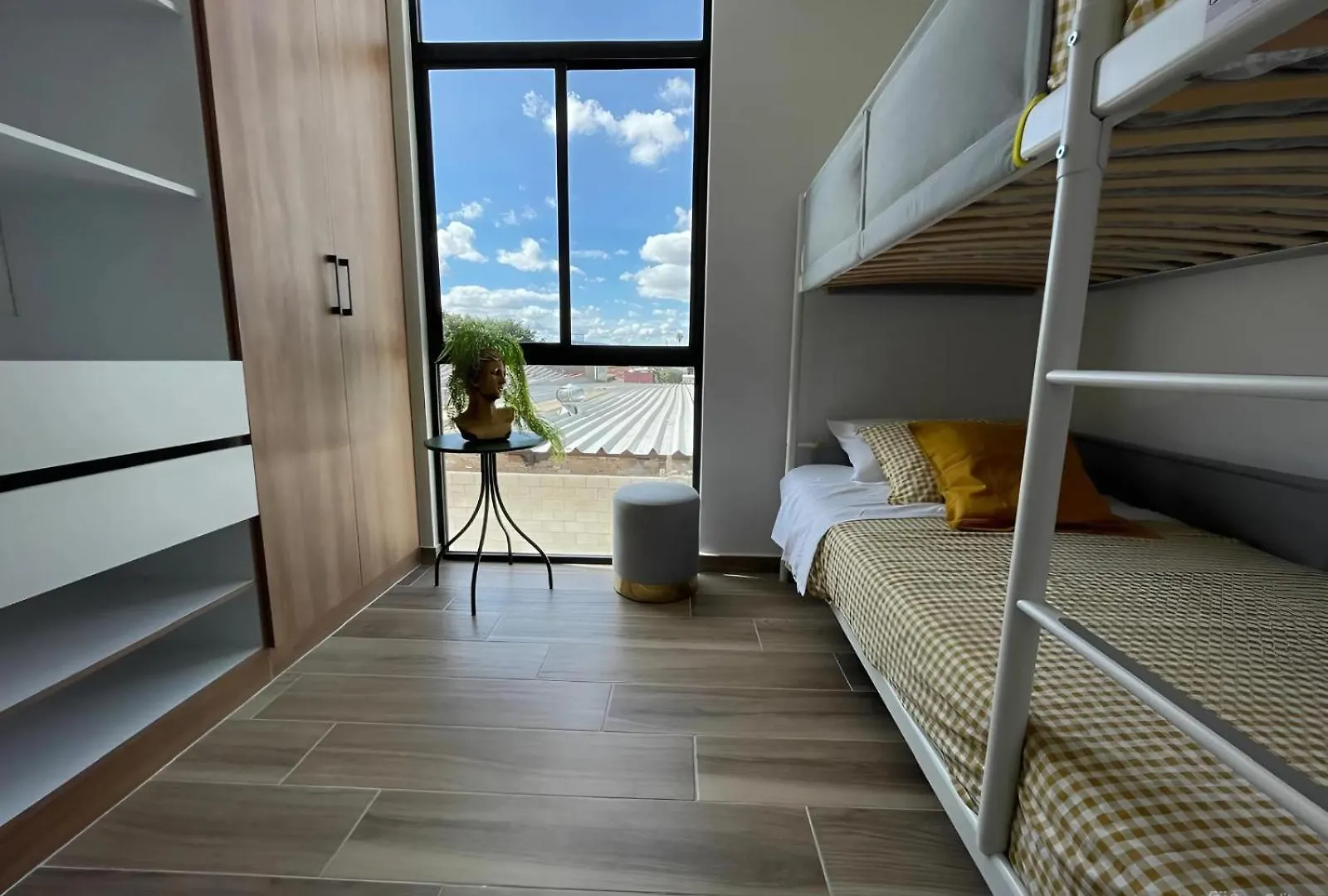 Apartamento Depa Familiar Centrico Gdl Con Estacionamiento Guadalajara México