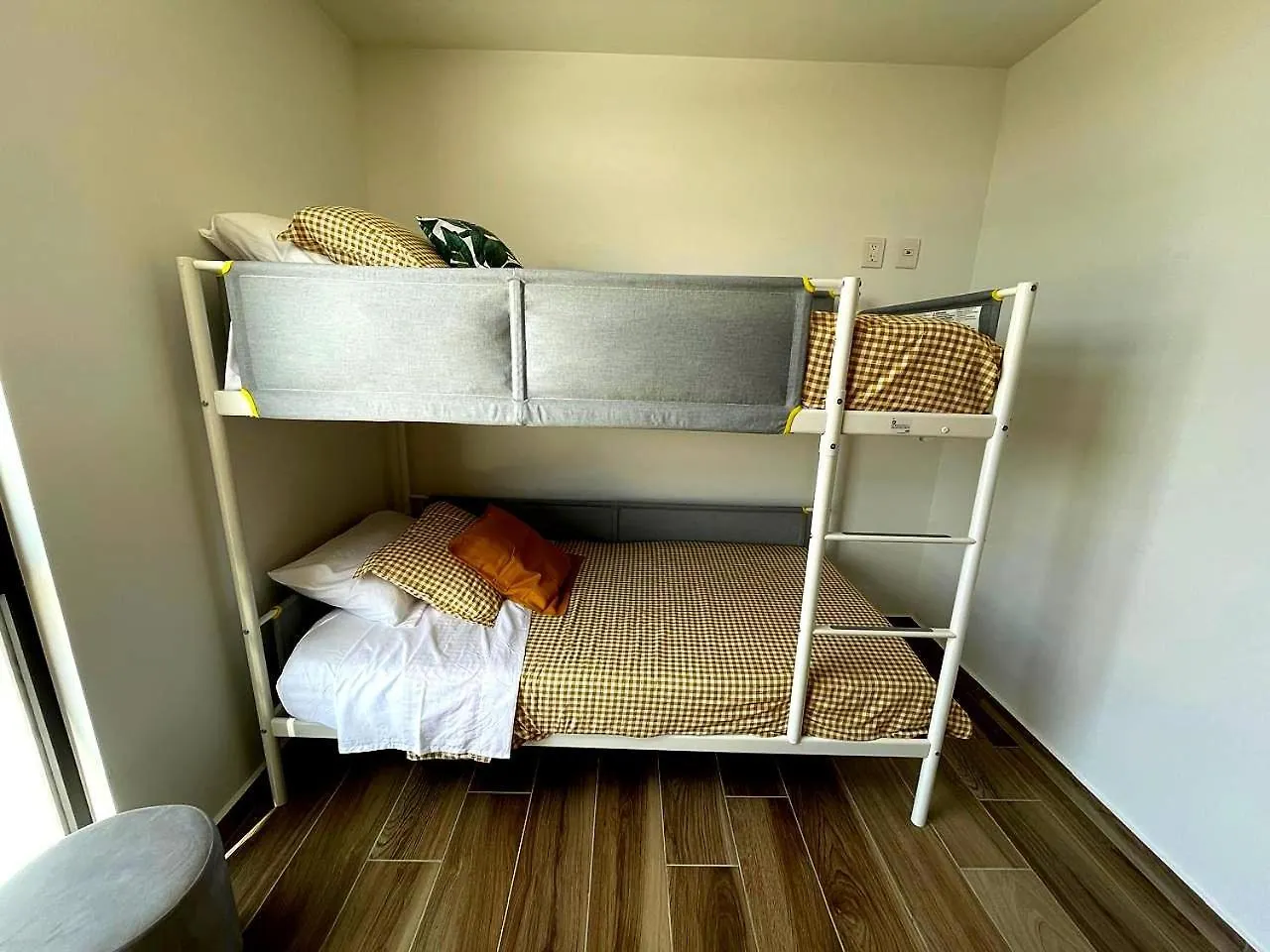 Apartamento Depa Familiar Centrico Gdl Con Estacionamiento Guadalajara 0*,